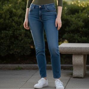 High waisted skinny leg blue jean